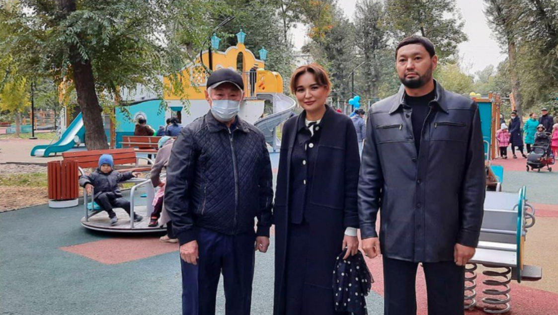A complex children's playground with a total area of 1500 square meters was opened in Taraz for the Day of the City. Saby fund co-founders, Kenes Rakishev and Aselle Tasmagambetova were personally present at the event.